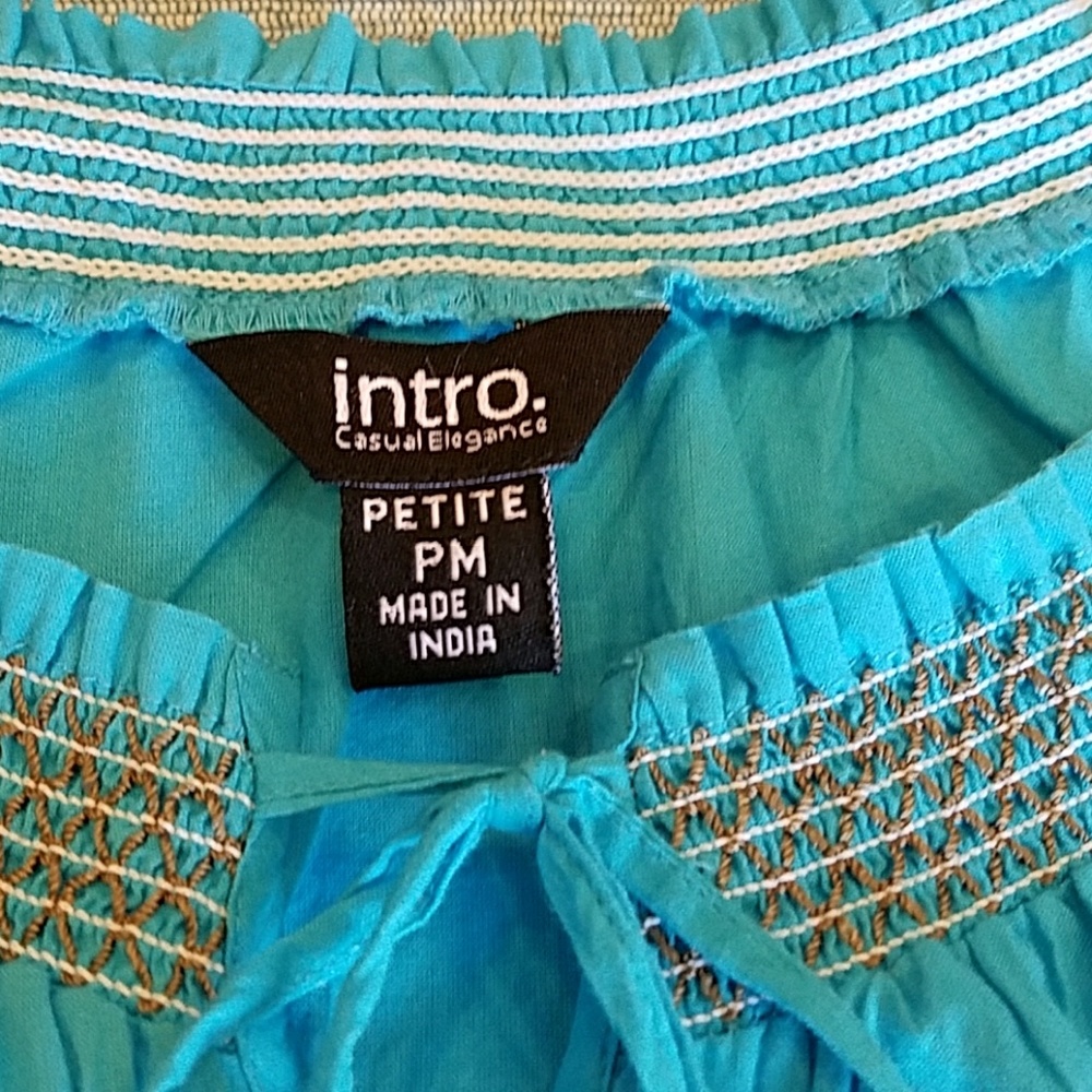 Intro Embellished Blouse - Picture 2 of 8
